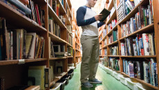 LaurenShelburne_DowntowneBookstore_WEB