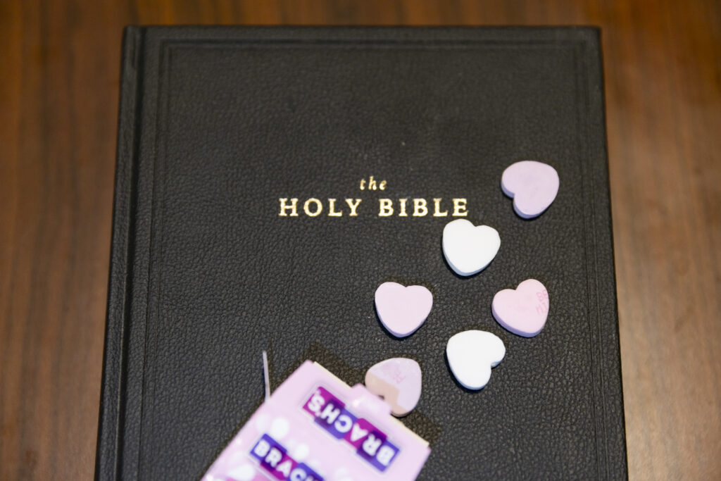 BibleLove_2024013_Graves_02_Online